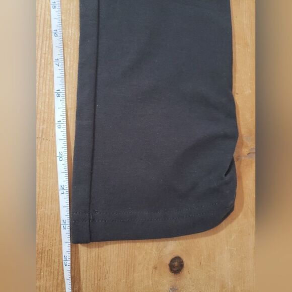 Svelte Small NWT Dark Grey Tummy Control Cropped Ruched Capri Leggings Yoga - Picture 9 of 11